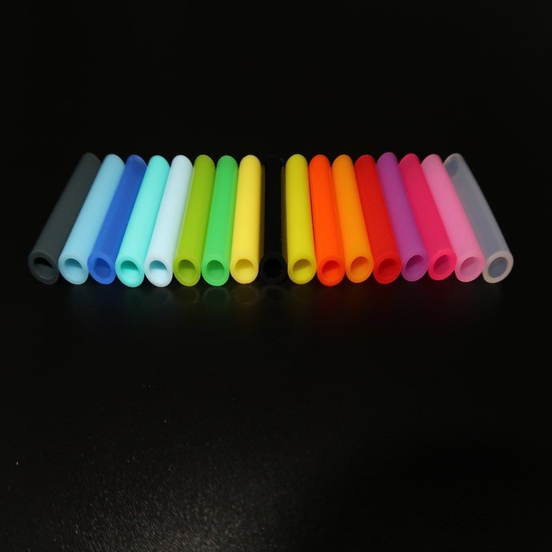 戶(hù)外耐候不靠“感覺(jué)”：嶸牌硅膠管以3000小時(shí)測(cè)試+5年質(zhì)保兌現(xiàn)承諾